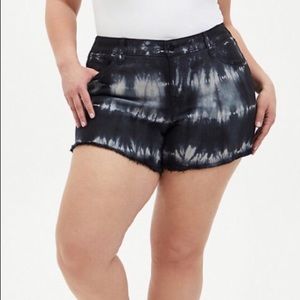 Torrid Vintage Stretch Black Tie Dye Shorts
